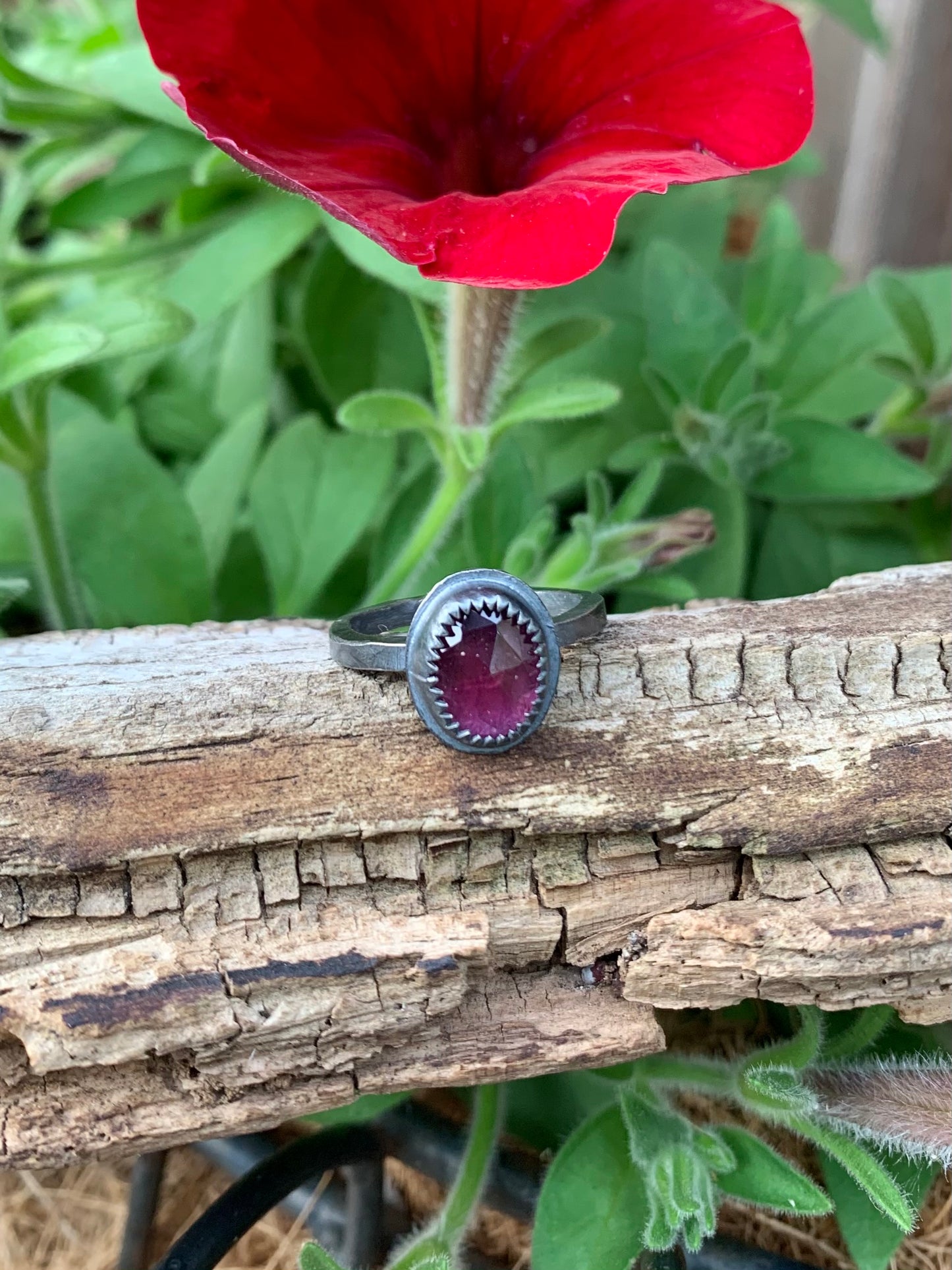 Sterling Silver Rose Cut Rhodolite Garnet Stacker Ring (Sz. 6.5)