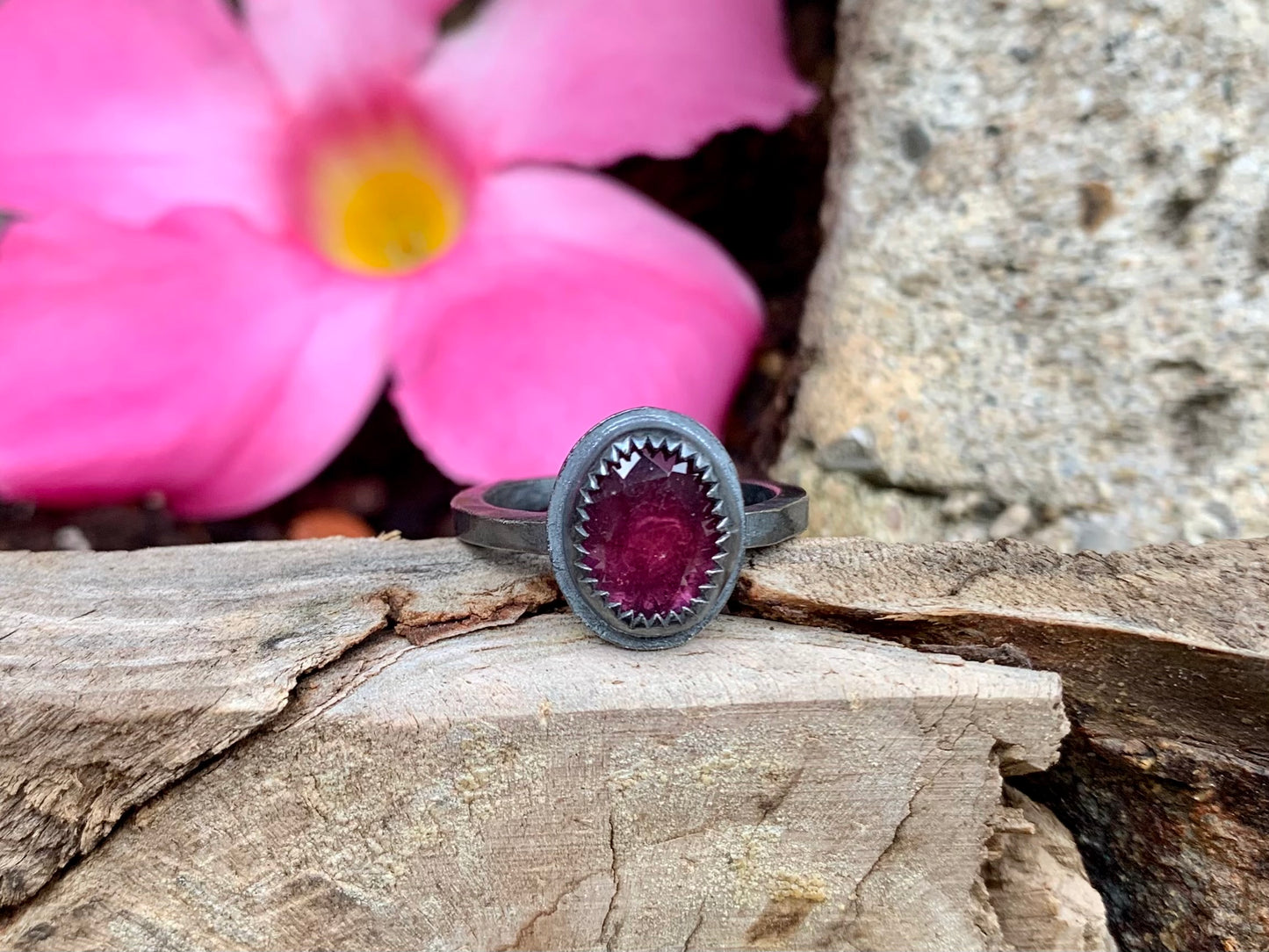 Sterling Silver Rose Cut Rhodolite Garnet Stacker Ring (Sz. 6.5)